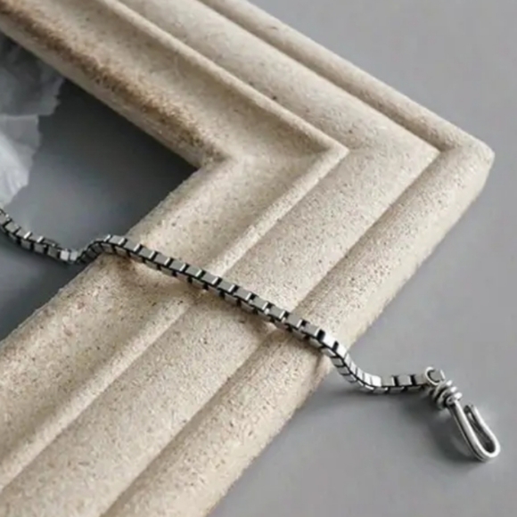 Vintage Inspired Silver Box Chain Bracelet - Picture 7 of 9